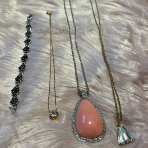 Budles vintage Avon Necklace , bracelet and a vintage Amway tulip crystal